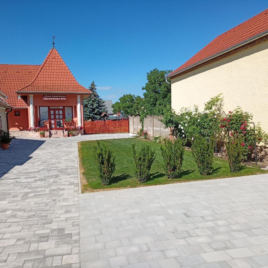 Livia Apartman Bük Exterior foto