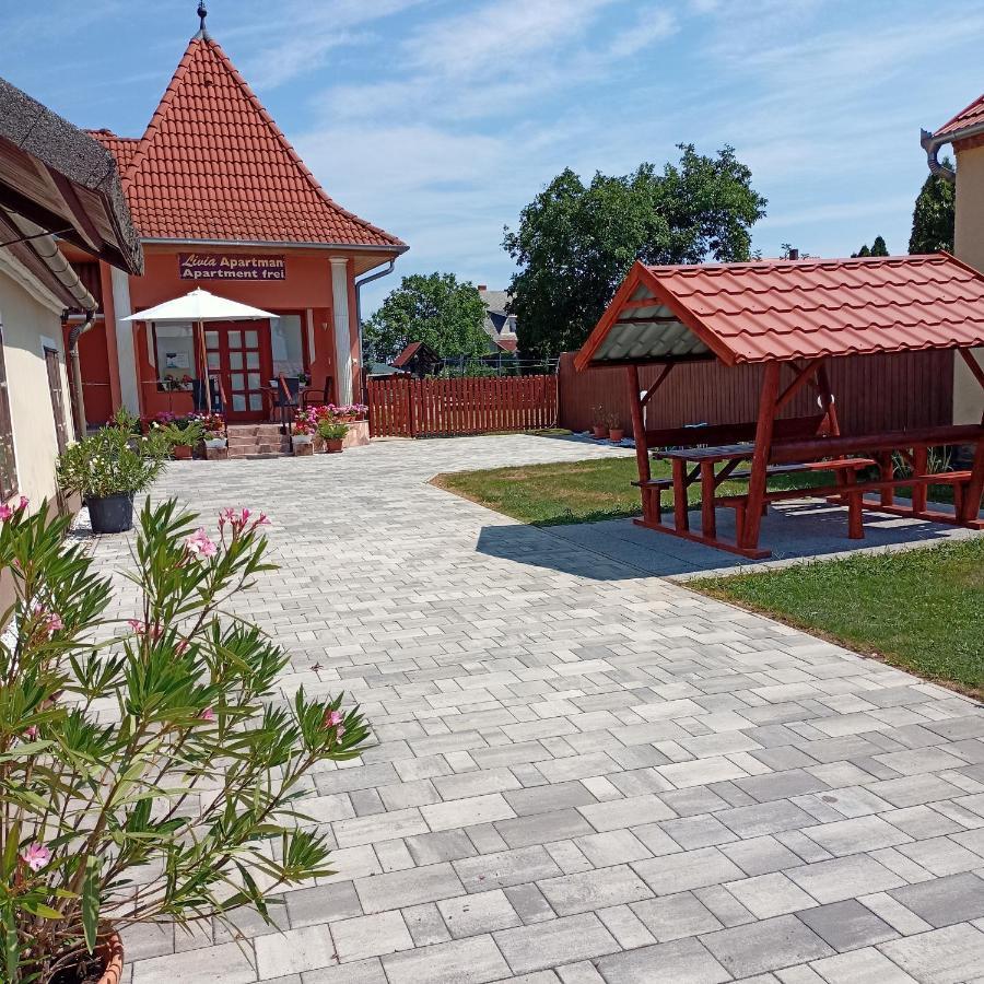 Livia Apartman Bük Exterior foto